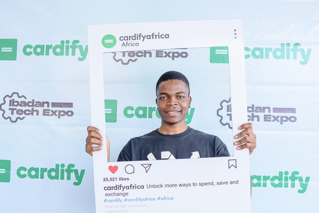 A Cardify user at the photo stand